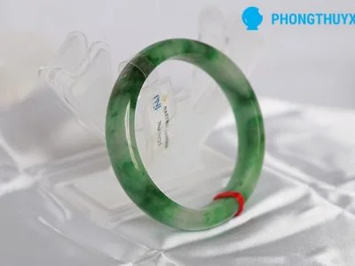 Vòng tay cẩm thạch lá hẹ