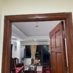 Qủa cầu treo vát cạnh treo ở cửa