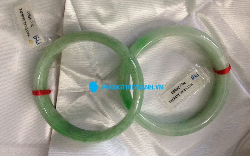 Vòng tay phong thủy đá cẩm thạch bản liền - lá hẹ